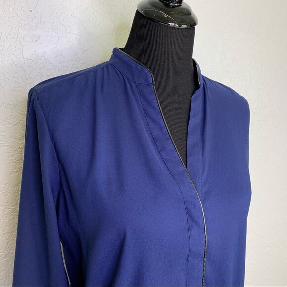 Ann Taylor navy blue popover black faux leather trim size Small - Picture 3 of 11